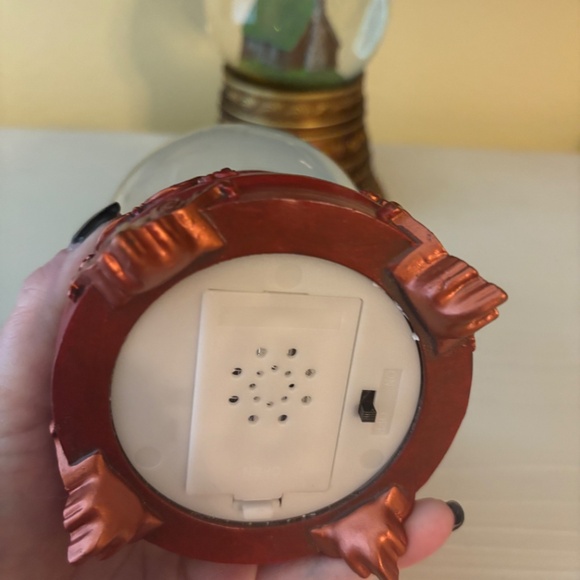 Taylor Swift Christmas Tree Farm Snow Globe - Picture 2 of 2